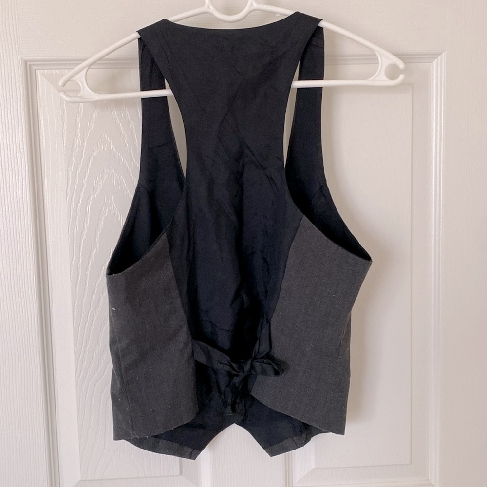 Vest - Picture 3 of 3